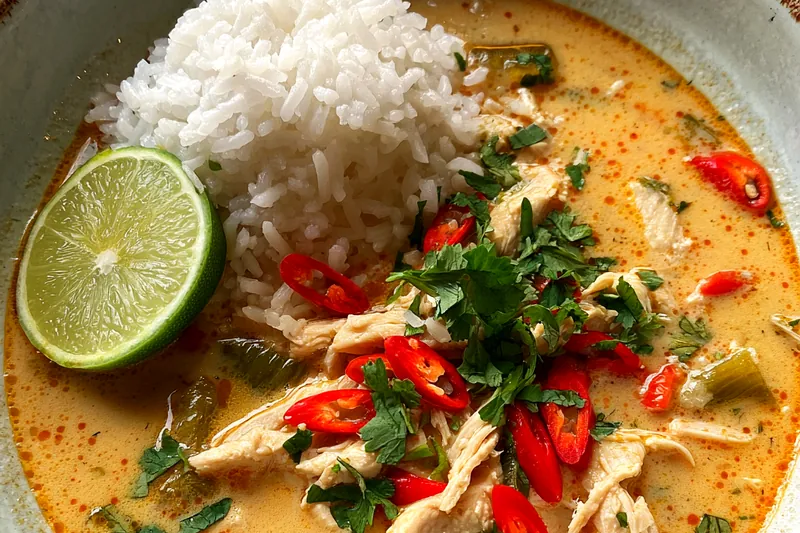 Cooking process for Creamy Chicken Coconut Soup